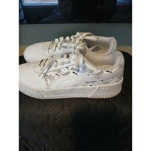 Women's Puma Sneakers  Size 7.5